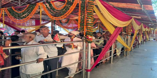 शारदीय नवरात्रि के पांचवें दिन बालासुंदरी मंदिर में 3500 भक्तों ने टेका माथा