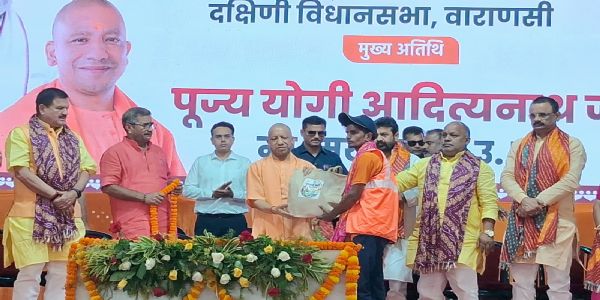 सफाईकर्मियों को मिलेगा न्यूनतम 16 हजार रुपये मानदेय, पीएफ और बीमा की भी सुविधा: योगी आदित्यनाथ