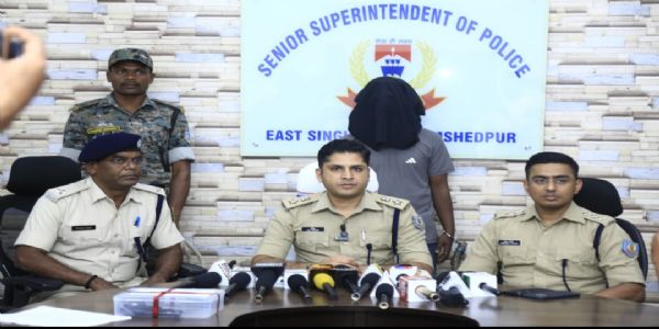 जमशेदपुर में देशी पिस्टल और मैगजीन के साथ युवक गिरफ्तार