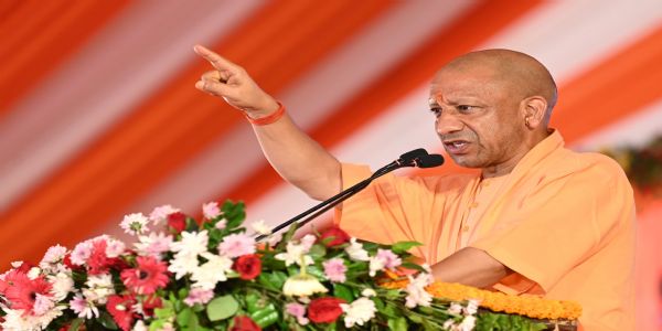 कसारी-मसारी अब ‘श्रीकृष्णपुरी’ के नाम से होगा विकसित, माफिया की जमीन पर बनेंगे गरीबों के घर : योगी