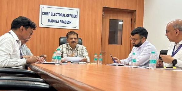 नए मतदाताओं के शिविरों के माध्यम से अधिक से अधिक फॉर्म प्राप्त करें: मुख्य निर्वाचन पदाधिकारी