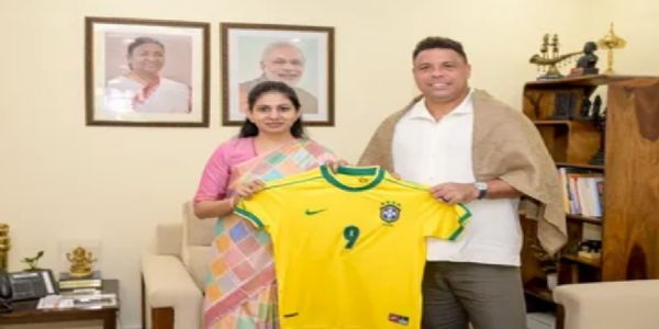 रक्षा खडसे ने ब्राजील के फुटबॉल दिग्गज रोनाल्डो नाजारियो से की मुलाकात, भारतीय खेल प्रतिभाओं को निखारने पर दिया जोर