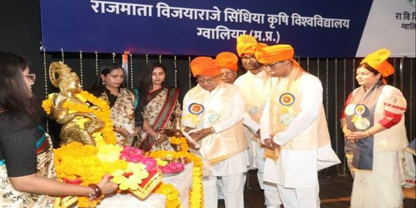 विद्यार्थियों द्वारा अर्जित ज्ञान होती है देश की अमूल्य निधि : राज्यपाल पटेल