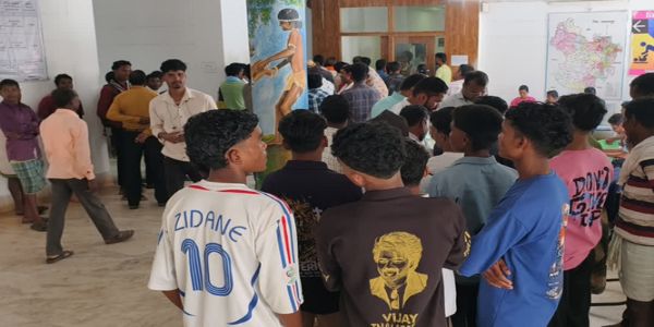 नारायणपुर कलेक्टर से खेल मैदान अतिक्रमण मुक्त करने ग्रामीणों ने जनदर्शन में की शिकायत