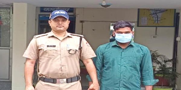 अश्लील वीडियो वायरल करने की धमकी देकर महिला को ब्लैकमेल करने का आरोपित गिरफ्तार