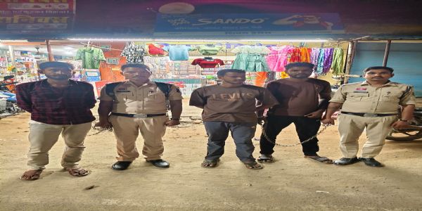 शिक्षक से 10 हजार रुपये मांगने और वीडियो वायरल करने का आरोप, यूट्यूबर दीपक यादव समेत तीन गिरफ्तार