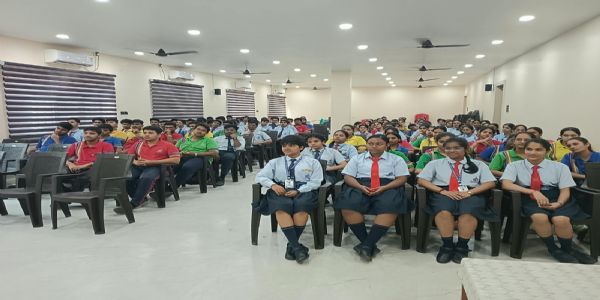 कोरबा: न्यू एरा पब्लिक स्कूल में सेवा फर्स्ट इनोवेशन चैलेंज 2026 पर जागरूकता कार्यक्रम