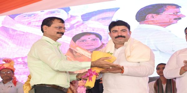मुख्यमंत्री विवाह योजना : देवरिया में 144 जोड़ों का हुआ विवाह