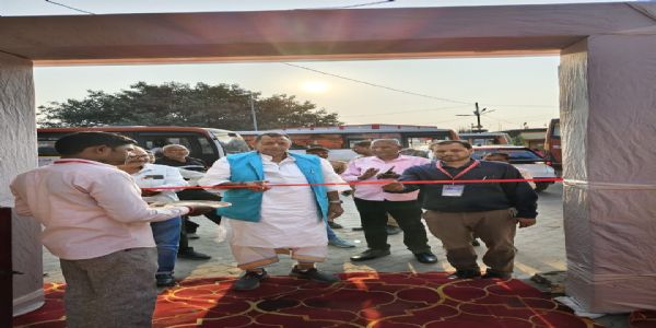 विंध्याचल में खादी ग्रामोद्योग प्रदर्शनी शुरू, स्वदेशी उत्पादों पर छूट
