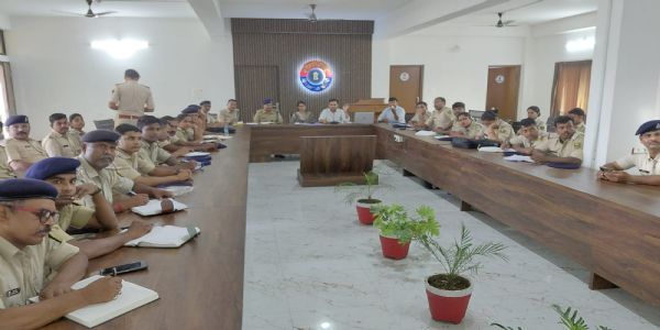 कोशी स्नातक निर्वाचन को लेकर पुलिसकर्मियों को प्रशिक्षण, 8 मतदान केंद्रों पर 3554 मतदाता करेंगे मतदान