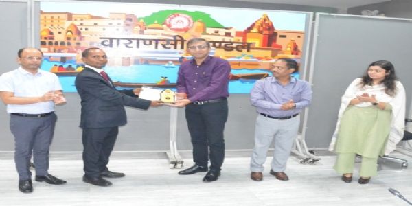 मंडल रेल प्रबंधक ने 11 रेलकर्मियों को एक्सीलेंस अवार्ड से किया सम्मानित