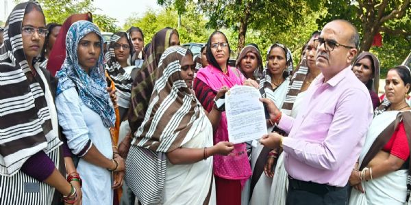 मांगें पूरी न होने से नाराज आशा बहुओं ने कार्य बहिष्कार का किया ऐलान