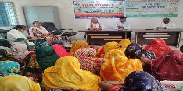 डीएपी संकट पर भड़के किसान, अधिकारियों की गैरमौजूदगी से बढ़ा आक्रोश