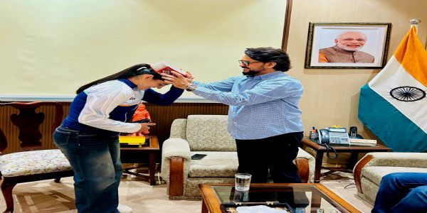 हिमाचल की बेटियां देश का गौरव, महिला कबड्डी टीम की स्वर्णिम सफलता पर अनुराग सिंह ठाकुर ने किया सम्मानित