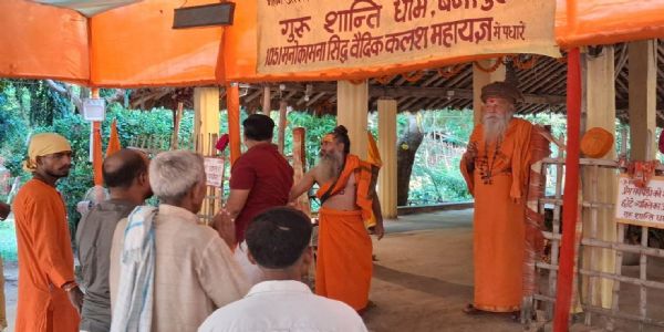 गुरु शांति धाम में 1051 कलशों की पूजा, वैदिक परंपरा के अनुरूप हो रहे अनुष्ठान