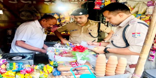 गुटखा और प्रतिबंधित तंबाकू उत्पादों की बिक्री पर पुलिस का छापा