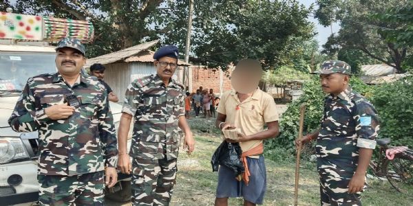 2.01 लाख नेपाली करेंसी के साथ बोलेरो सवार युवक हिरासत में
