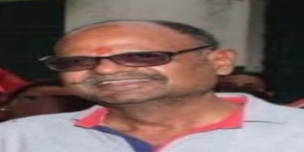 महानगरी एक्सप्रेस से गिरकर अधेड़ की मौत
