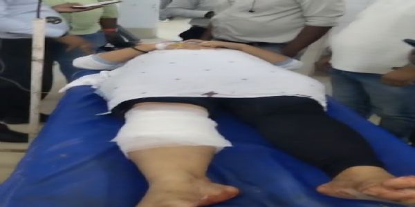 बैंक में लाइसेंसी रिवॉल्वर गिरने से चली गोली, महिला बैंक संविदा कर्मी घायल