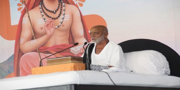 जीवन में सत्य सर्वोपरि, भगवान व भक्त के बीच कपट का पर्दा नहीं होता : मोरारी बापू
