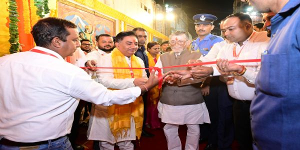राज्यपाल ने हरमू रोड में दुर्गा पूजा पंडाल का किया उद्घाटन, दी शुभकामनाएं