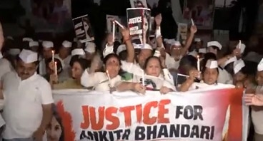 मार्च निकालते सेवा दल के कार्यकर्ता। मार्च निकालते सेवा दल के कार्यकर्ता।
