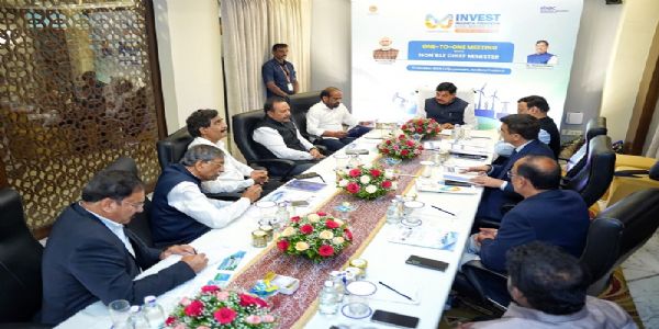 विजयवाड़ा में आंध्र प्रदेश के निवेशकों से चर्चा करते हुए मुख्यमंत्री मोहन यादव विजयवाड़ा में आंध्र प्रदेश के निवेशकों से चर्चा करते हुए मुख्यमंत्री मोहन यादव