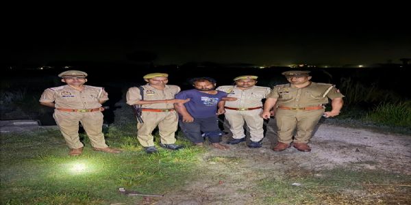 उप्र के बलिया में पुलिस मुठभेड़ में गौ तस्कर घायल