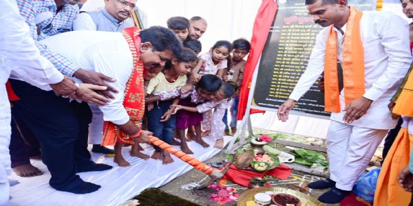 उप मुख्यमंत्री विजय शर्मा ने तीन गांवों में 1.55 करोड़ रुपये के गौरव पथ निर्माण का किया भूमिपूजन