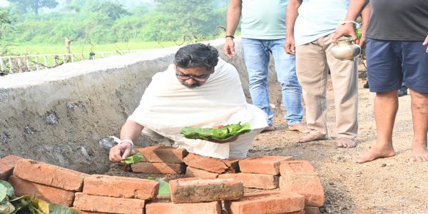 नेमरा में मां रूपी सोरेन के दशकर्म पर मुख्यमंत्री ने निभाई पारंपरिक रस्में