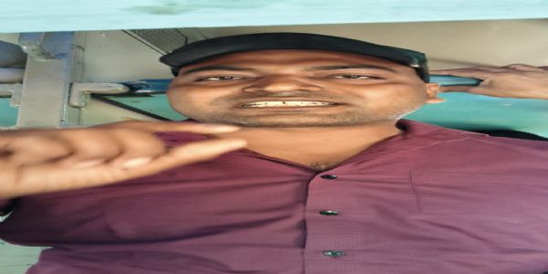 हिमगिरि एक्सप्रेस (13042) में फर्जी पुलिस पहचान पत्र के साथ पकड़ा रेलयात्री