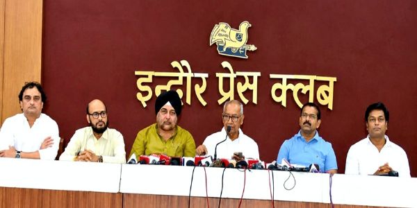 ज्ञानेश कुमार इस्तीफा दें, राम मंदिर ट्रस्ट का पुनर्गठन कर बनाया जाए 
