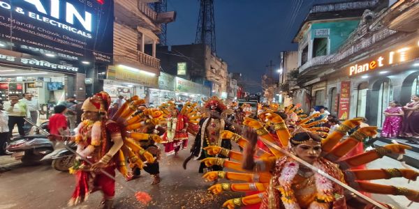 सामाजिक एकता का संदेश देने निकाली चुनरी यात्रा