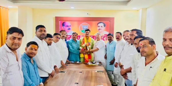 मतदाता सूची में नाम दर्ज कराना लोकतांत्रिक भागीदारी का आधार : राजेश सिंह बब्लू