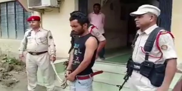 पुलिस एनकाउंटर में डकैत घायल