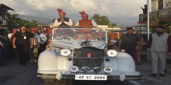 भव्य शोभा यात्रा के साथ जिला स्तरीय दशहरा उत्सव शाहपुर-2026 का हुआ शुभारंभ