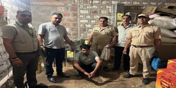 नकली घी और पाम ऑयल जब्त, सरपंच चुनाव और त्योहारों पर गांवों में सप्लाई होना था