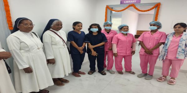 बरियातू में खुला लेक व्यू कॉलेज ऑफ नर्सिंग