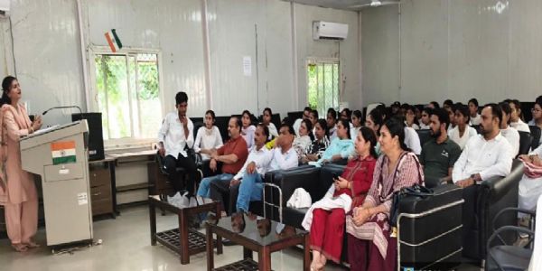जीडीसी मढ़हीन में छात्राओं के लिए स्वास्थ्य जागरूकता कार्यक्रम-योग सत्र व मेडिकल कैंप आयोजित