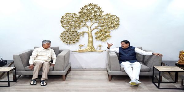 मप्र के मुख्यमंत्री डॉ. यादव ने आंध्र प्रदेश के मुख्यमंत्री चंद्रबाबू नायडू से की सौजन्य भेंट