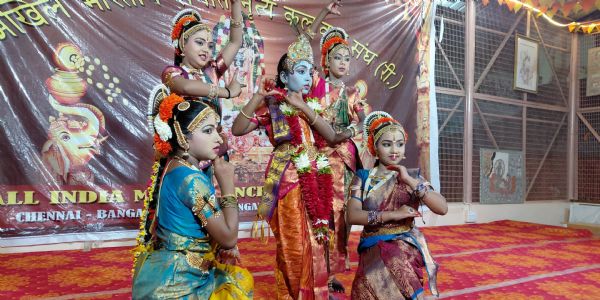 राम मंदिर में 134 मातृशक्तियों ने कुचिपुडी़ कथक नृत्य द्वारा सम्पूर्ण रामायण का किया आकर्षक प्रदर्शन