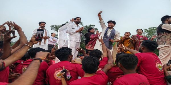 युवा संवाद कार्यक्रम में सिंधिया युवा संवाद कार्यक्रम में सिंधिया