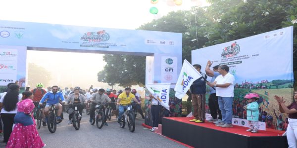विश्व खाद्य दिवस पर फिट इंडिया संडे ऑन साइकिल की पहल, फिटनेस और बेहतर खानपान अपनाने का आह्वान विश्व खाद्य दिवस पर फिट इंडिया संडे ऑन साइकिल की पहल, फिटनेस और बेहतर खानपान अपनाने का आह्वान