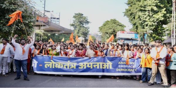 राष्ट्रविरोधी ताकतों के विरूद्ध छात्रों ने भरी हुंकार,कहा अराजकता स्वीकार नहीं