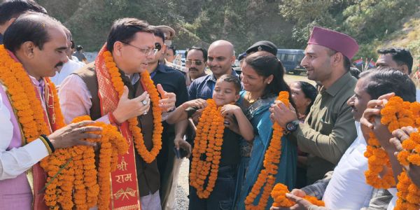 मुख्यमंत्री ने जनप्रतिनिधियों से की चर्चा, ‘रन फॉर यूनिटी’ को दिखाई हरी झंडी