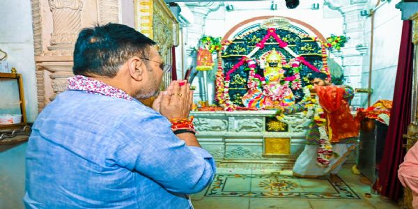 मुख्यमंत्री भजनलाल शर्मा ने बांसवाड़ा में किए मां त्रिपुरा सुंदरी के दर्शन