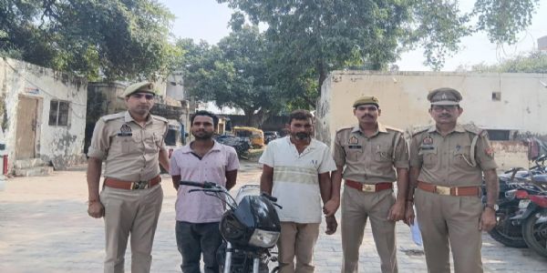हाथरस पुलिस ने दो चाेर किये गिरफ्तार, बाइक भी बरामद