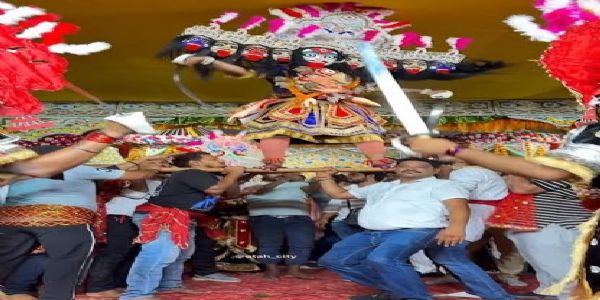 एटा की ऐतिहासिक काली शोभायात्रा की तैयारियां पूरी, तलवारबाजी और युद्ध कौशल दिखाएंगे 15 से 20 अखाड़े