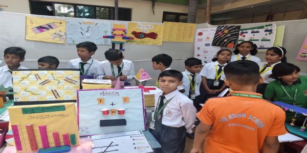 भव्य गणित प्रदर्शनी का आयोजन: छात्रों ने पाइथागोरस प्रमेय व 3D ज्यामिति पर बनाए आकर्षक मॉडल