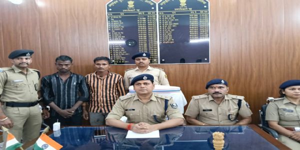 ट्रक पर लदे 4401 लीटर विदेशी शराब जब्त, दो तस्कर गिरफ्तार